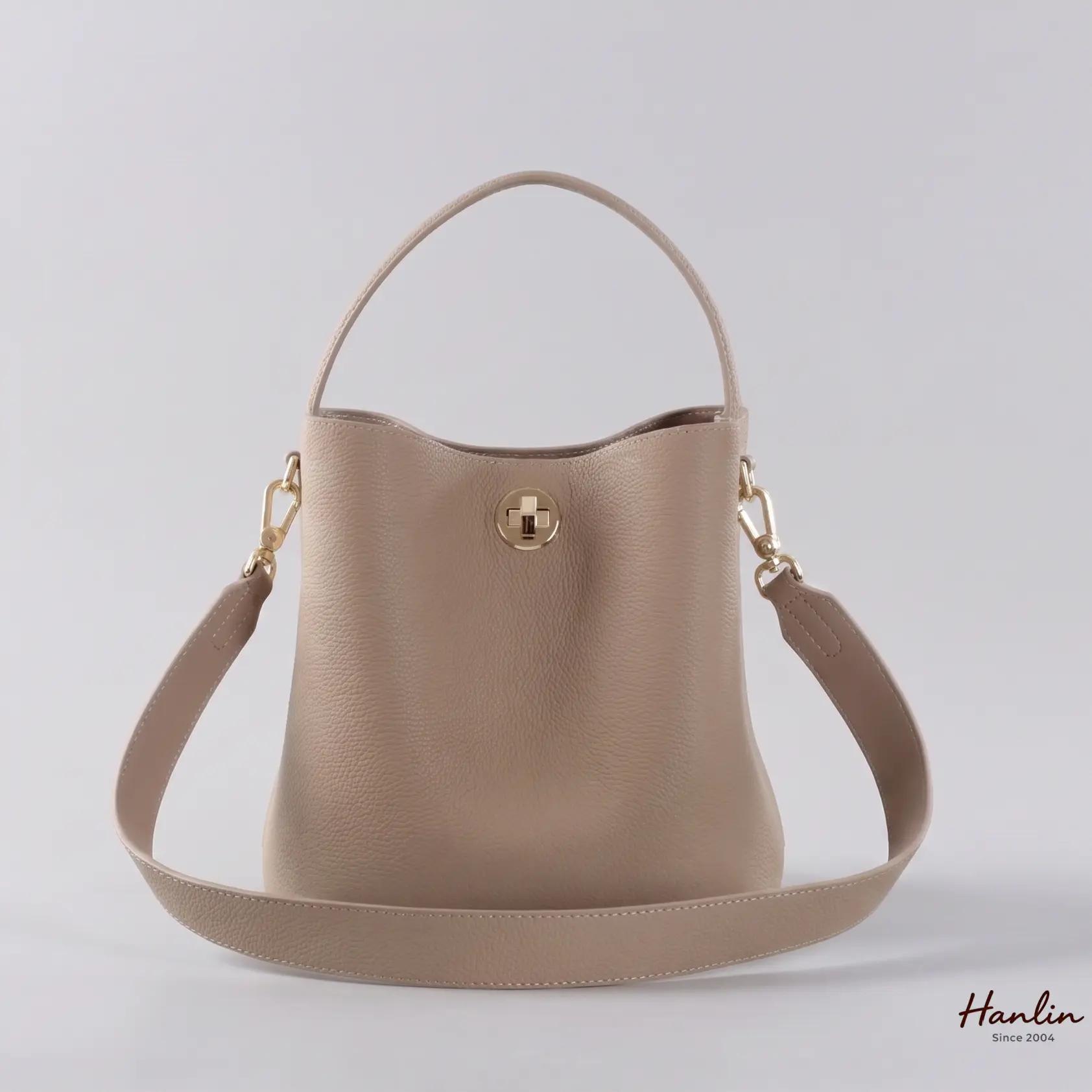 اكتشف الأناقة الخالدة لحقيبة دلو