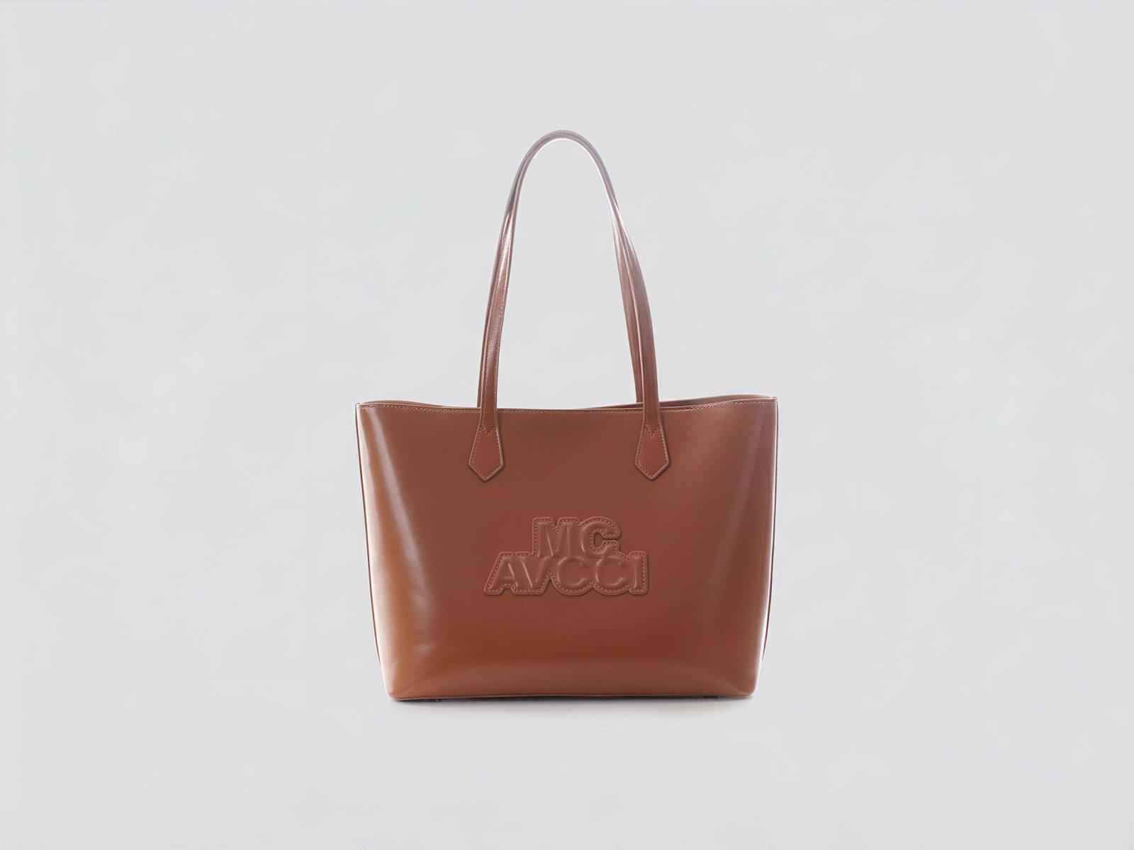 Custom Leather Tote Bags: Timeless Everyday Essentials for Modern Fashion Brands